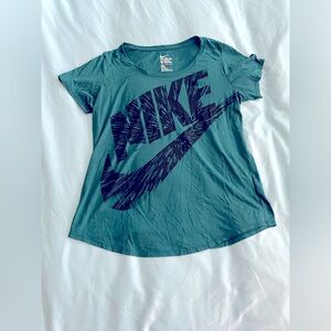 The NIKE Tee - Athletic Cut - Size L Tri-Blend